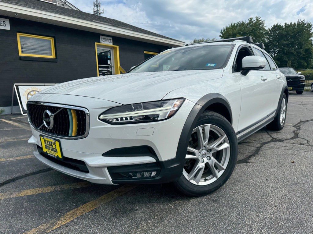 2018 Volvo V90 CROSS COUNTRY Image 2