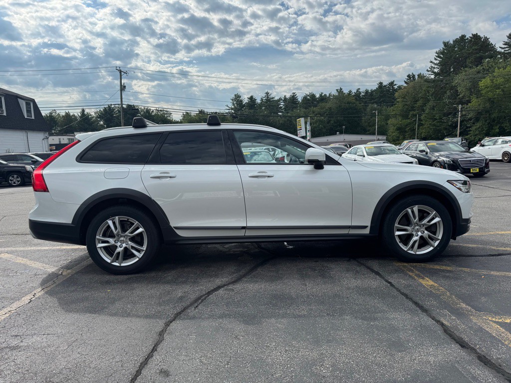 2018 Volvo V90 CROSS COUNTRY Image 5
