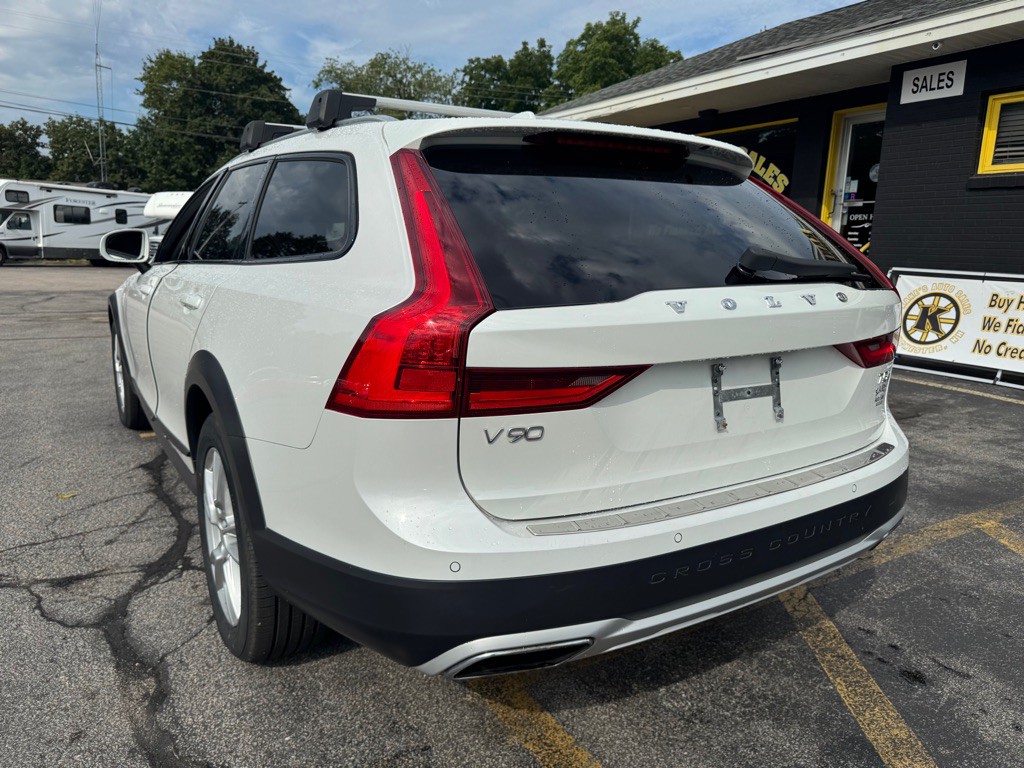 2018 Volvo V90 CROSS COUNTRY Image 8
