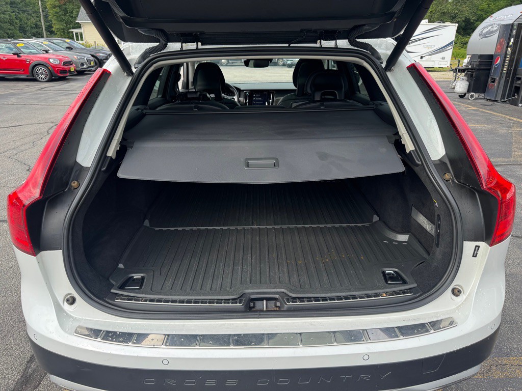 2018 Volvo V90 CROSS COUNTRY Image 9