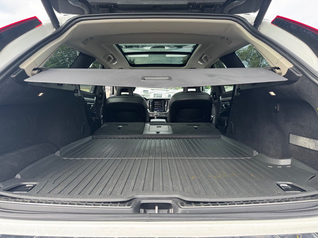 2018 Volvo V90 CROSS COUNTRY Image 10
