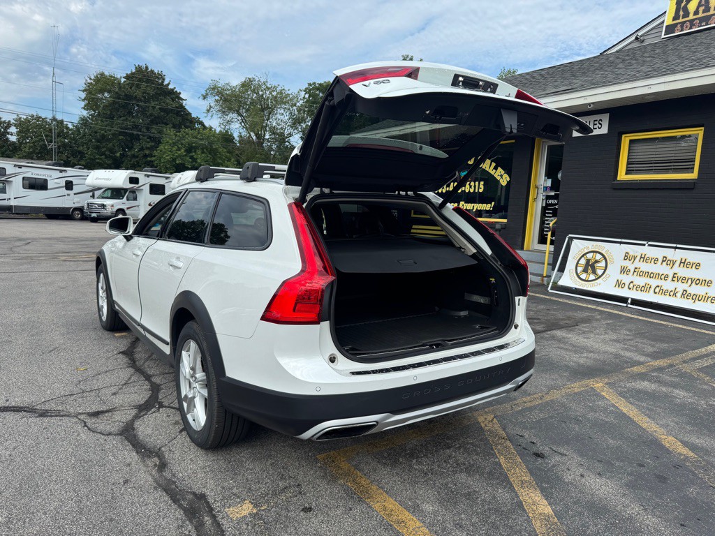2018 Volvo V90 CROSS COUNTRY Image 11