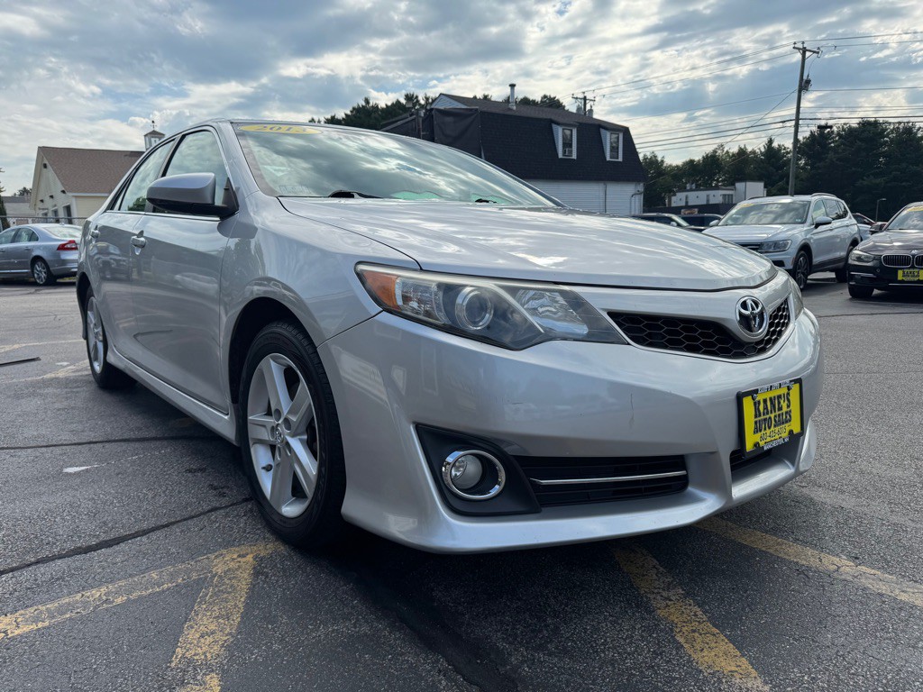 2013 Toyota Camry Image 4