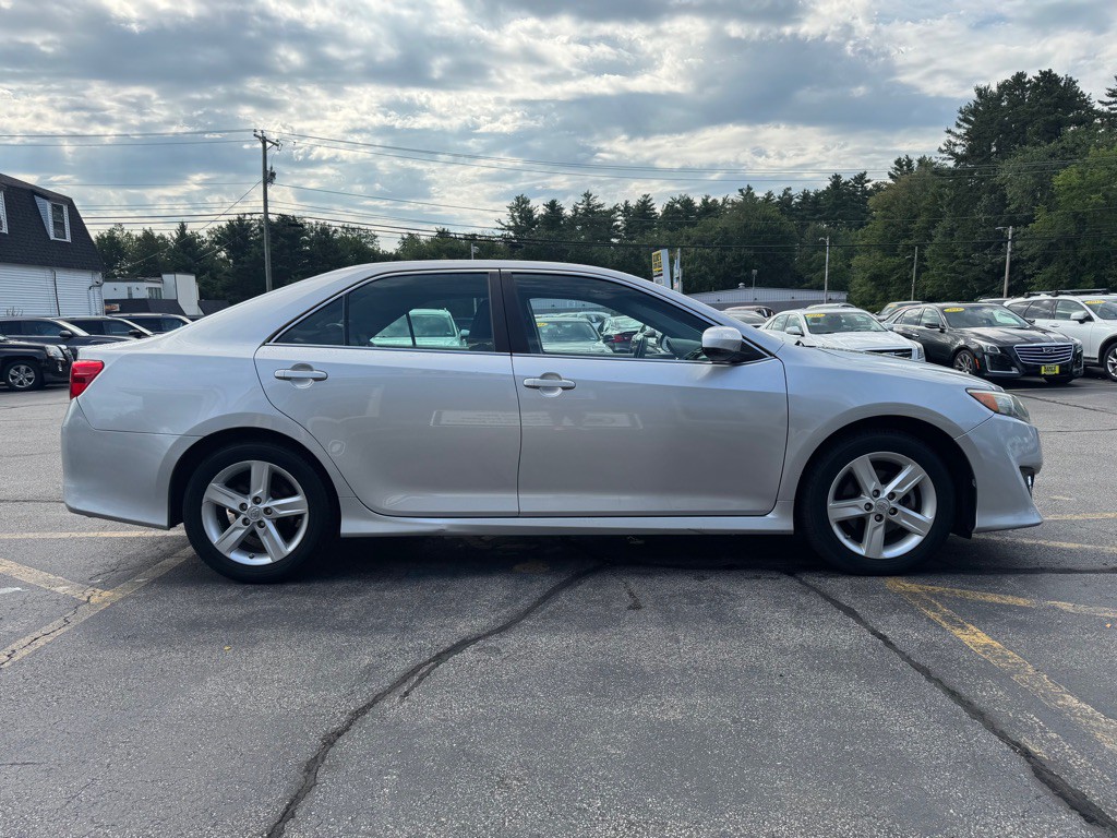 2013 Toyota Camry Image 5