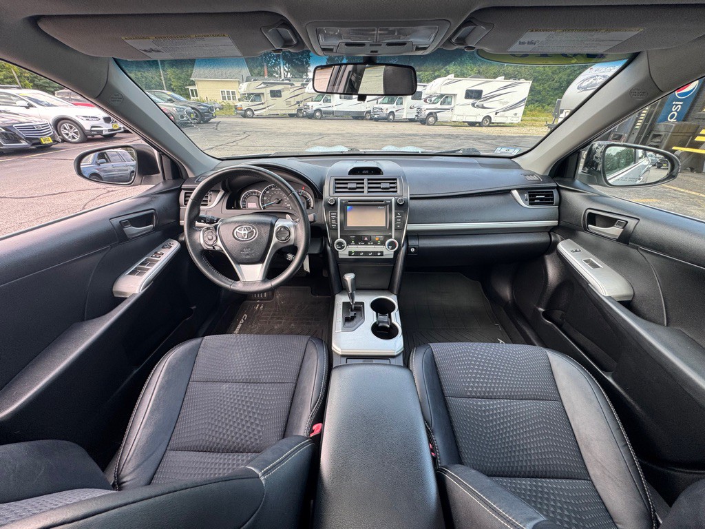 2013 Toyota Camry Image 13