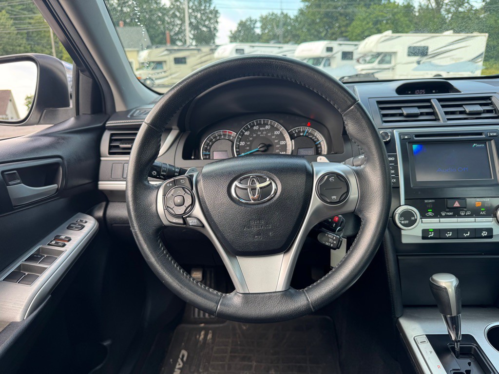 2013 Toyota Camry Image 14