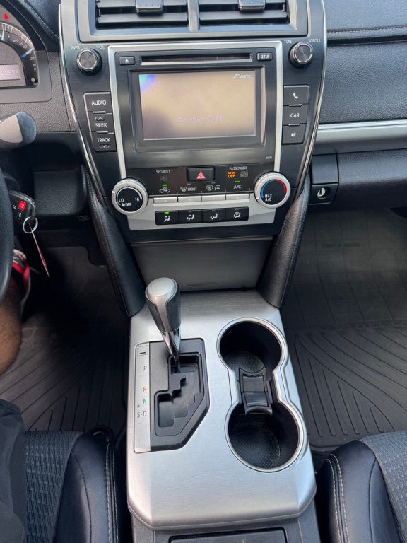 2013 Toyota Camry Image 16