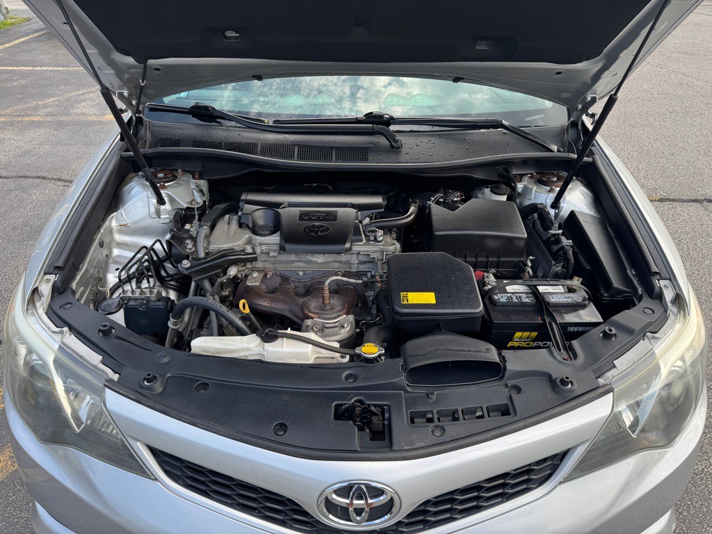 2013 Toyota Camry Image 21