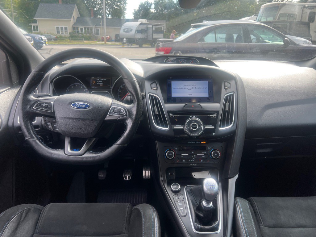 2016 Ford Focus Image 13