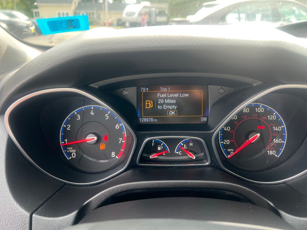 2016 Ford Focus Image 15