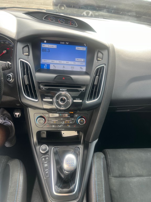 2016 Ford Focus Image 16