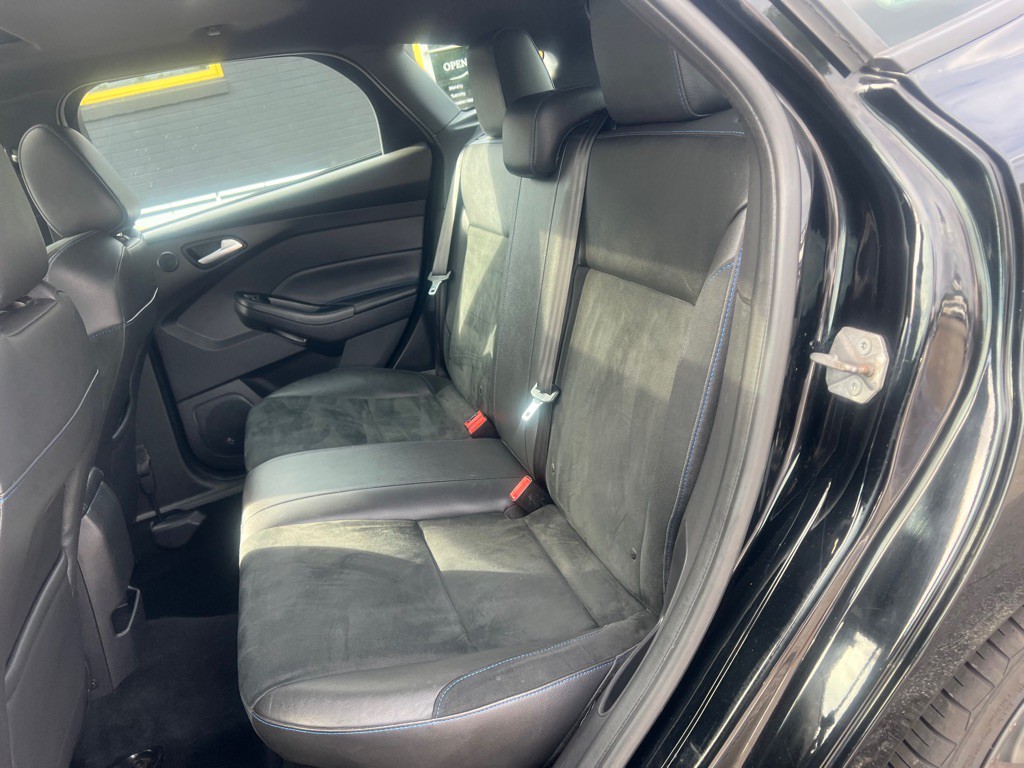 2016 Ford Focus Image 20