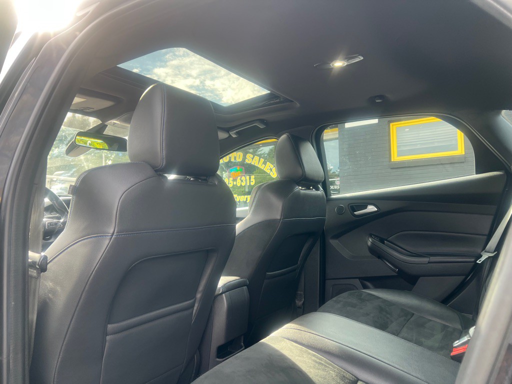 2016 Ford Focus Image 21