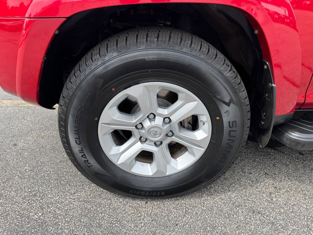 2018 Toyota 4Runner Image 24