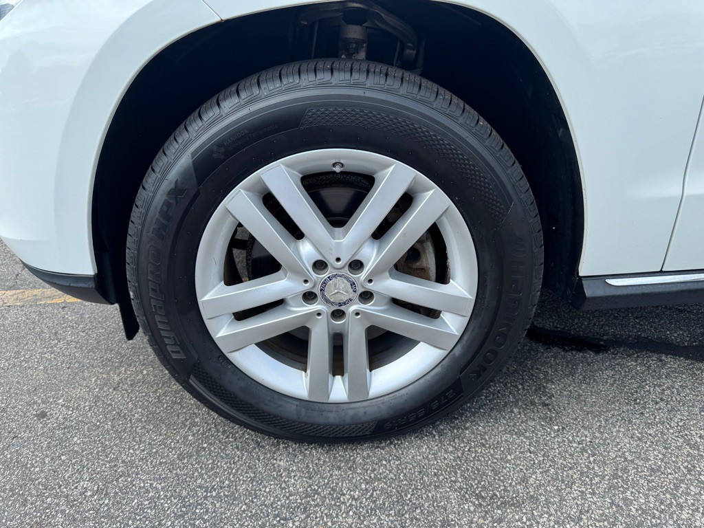 2016 Mercedes-Benz GL-Class Image 26
