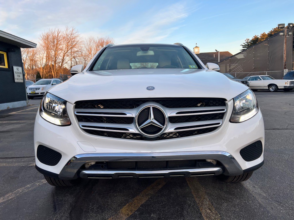 2017 Mercedes-Benz GLC-Class Image 3