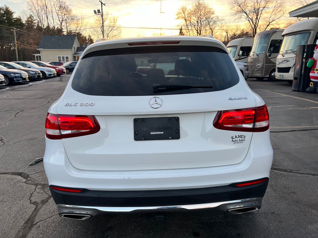 2017 Mercedes-Benz GLC-Class Image 7