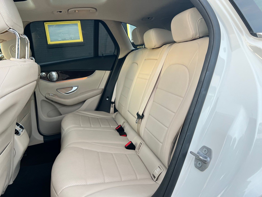 2017 Mercedes-Benz GLC-Class Image 19