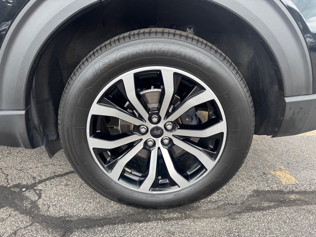 2020 Ford Explorer Image 25