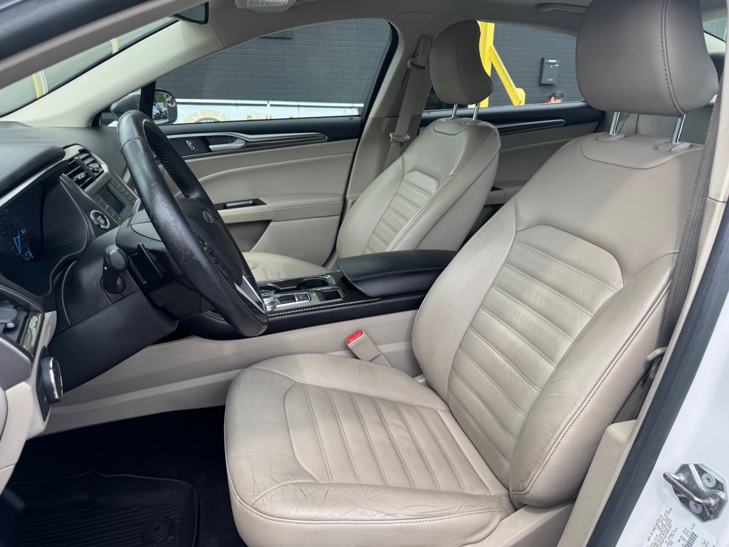 2017 Ford Fusion Image 11