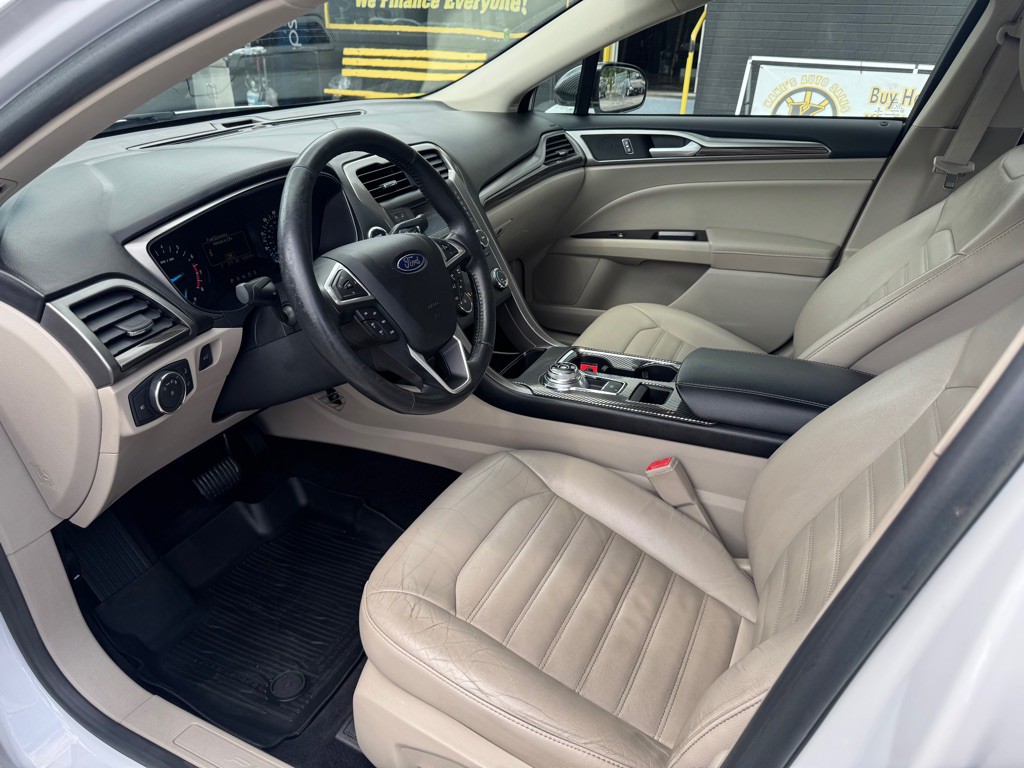2017 Ford Fusion Image 12