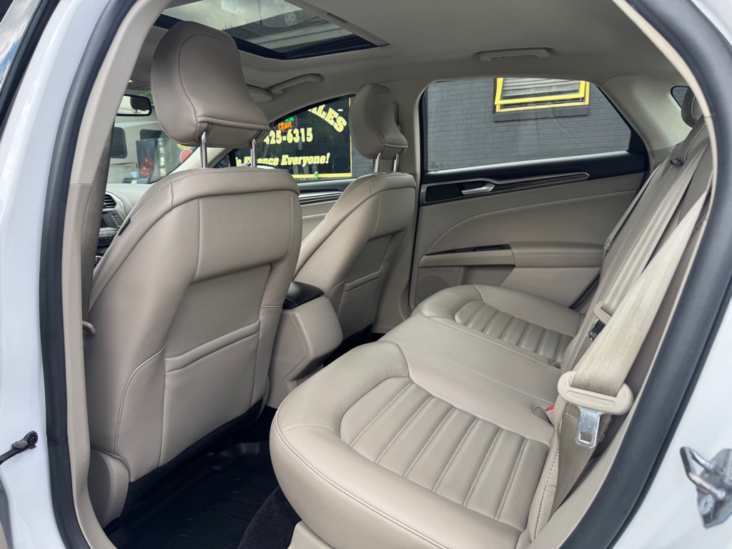 2017 Ford Fusion Image 21