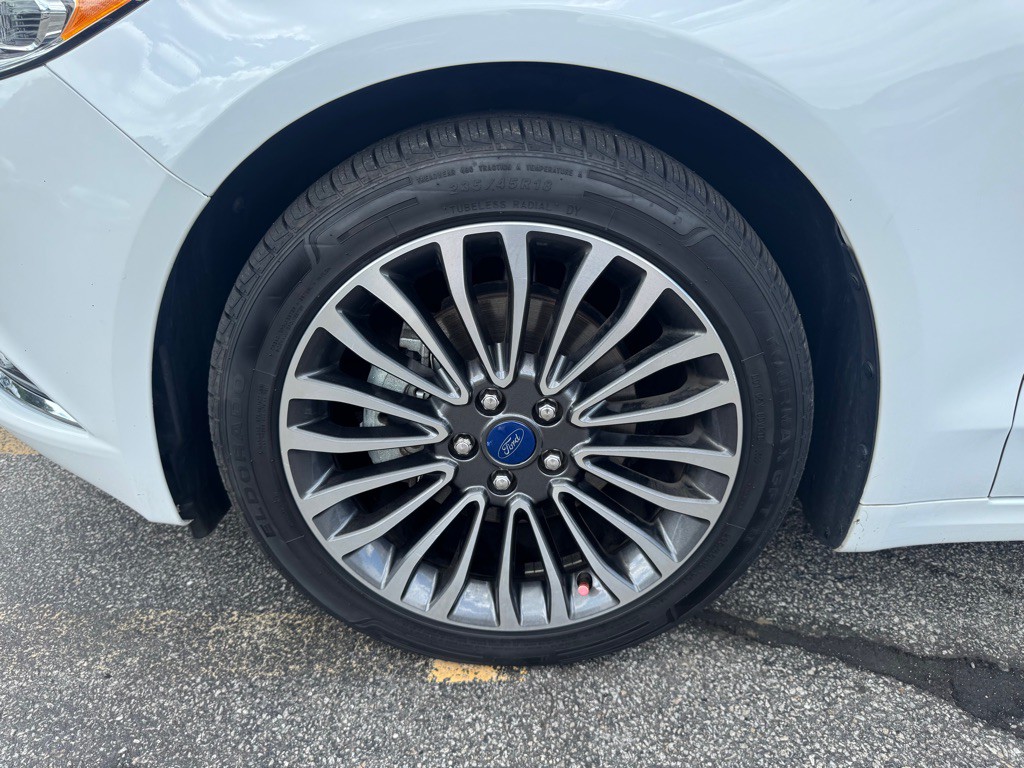 2017 Ford Fusion Image 23