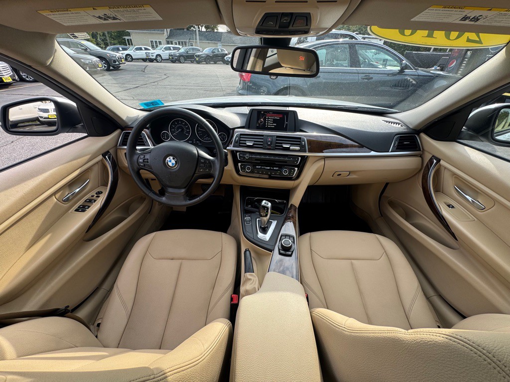 2016 BMW 3 Series Image 14