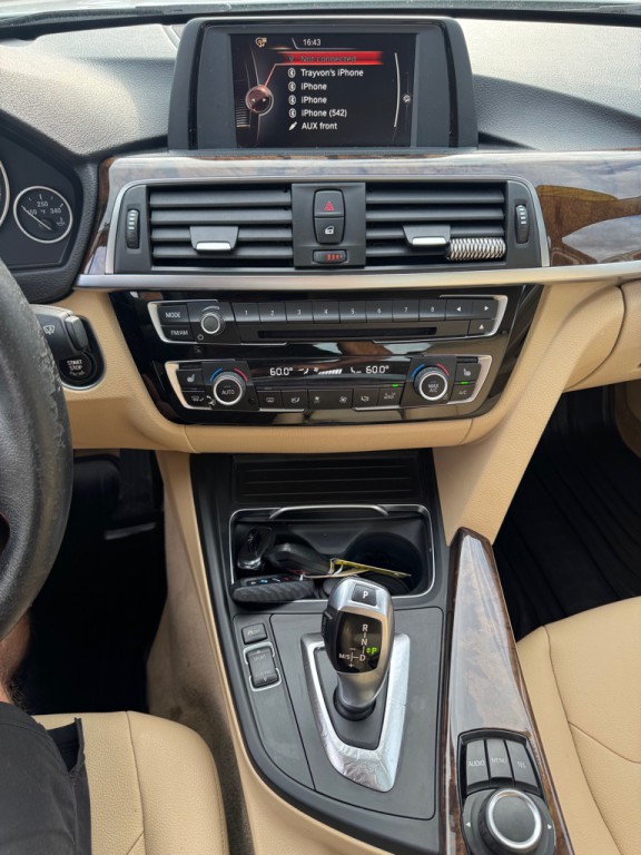 2016 BMW 3 Series Image 17