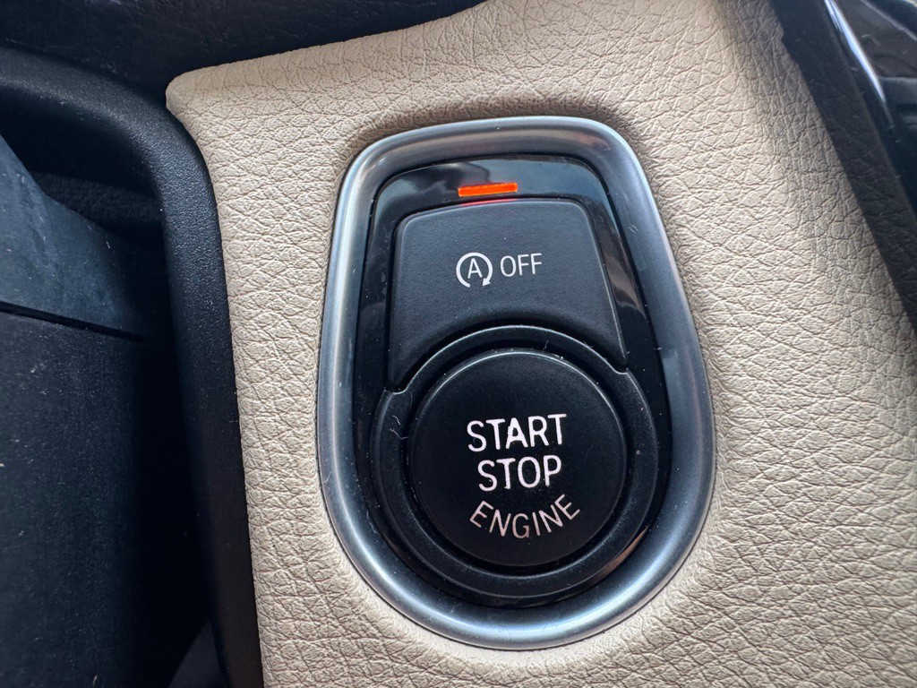 2016 BMW 3 Series Image 18