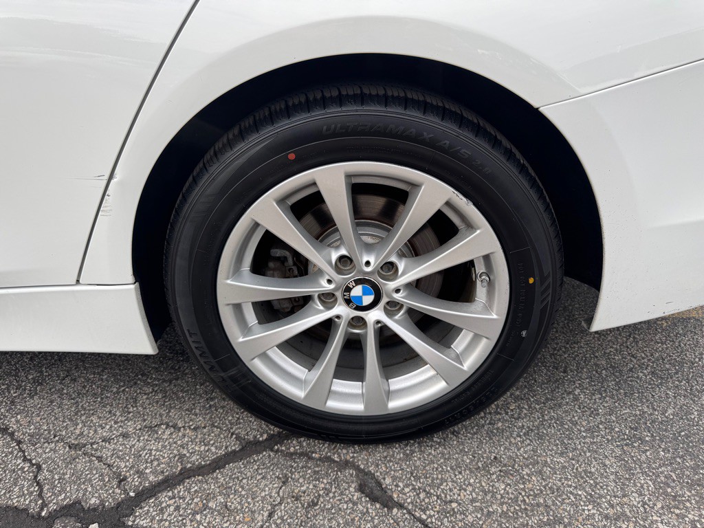 2016 BMW 3 Series Image 21