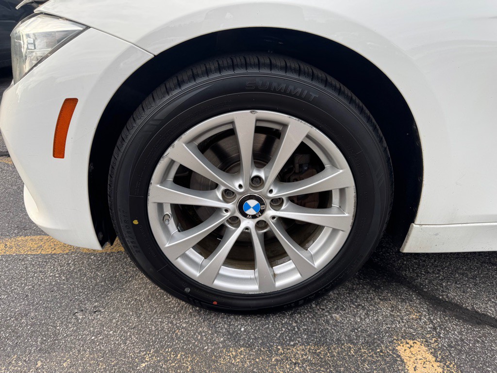 2016 BMW 3 Series Image 22