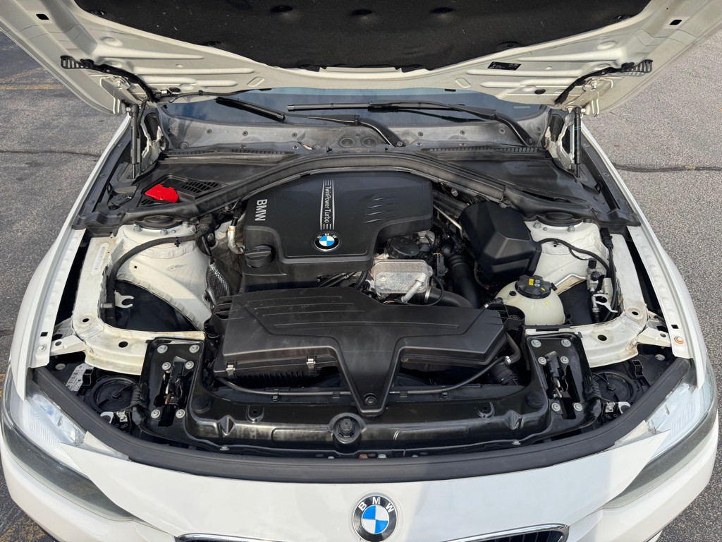 2016 BMW 3 Series Image 23