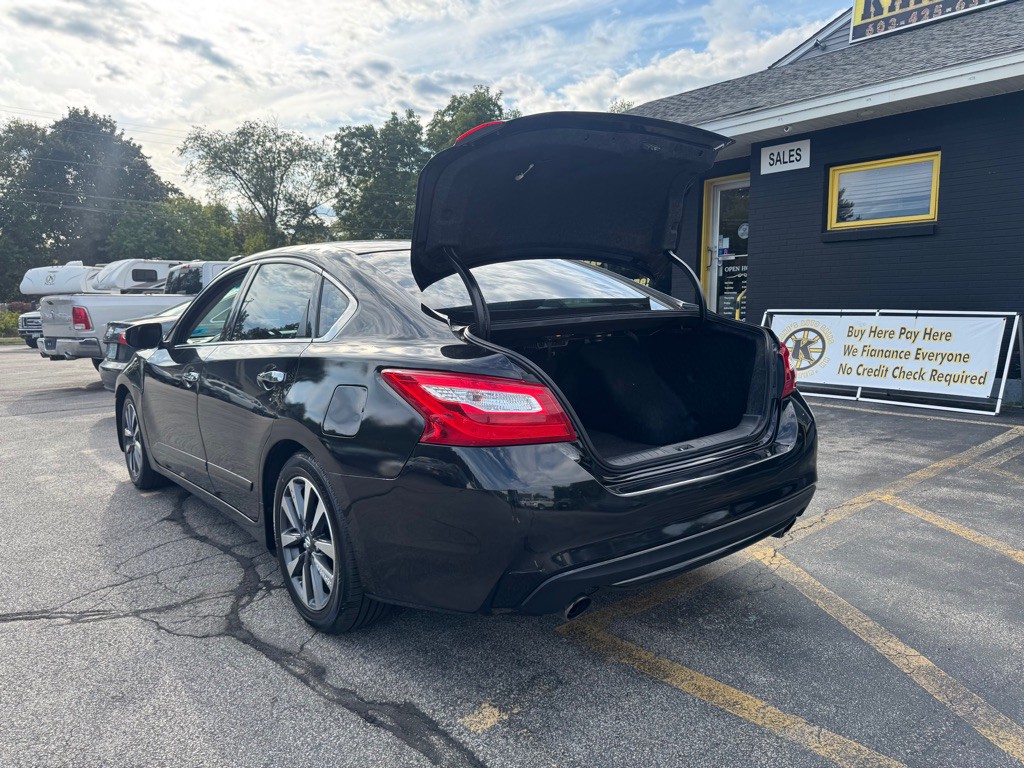 2016 Nissan Altima Image 10
