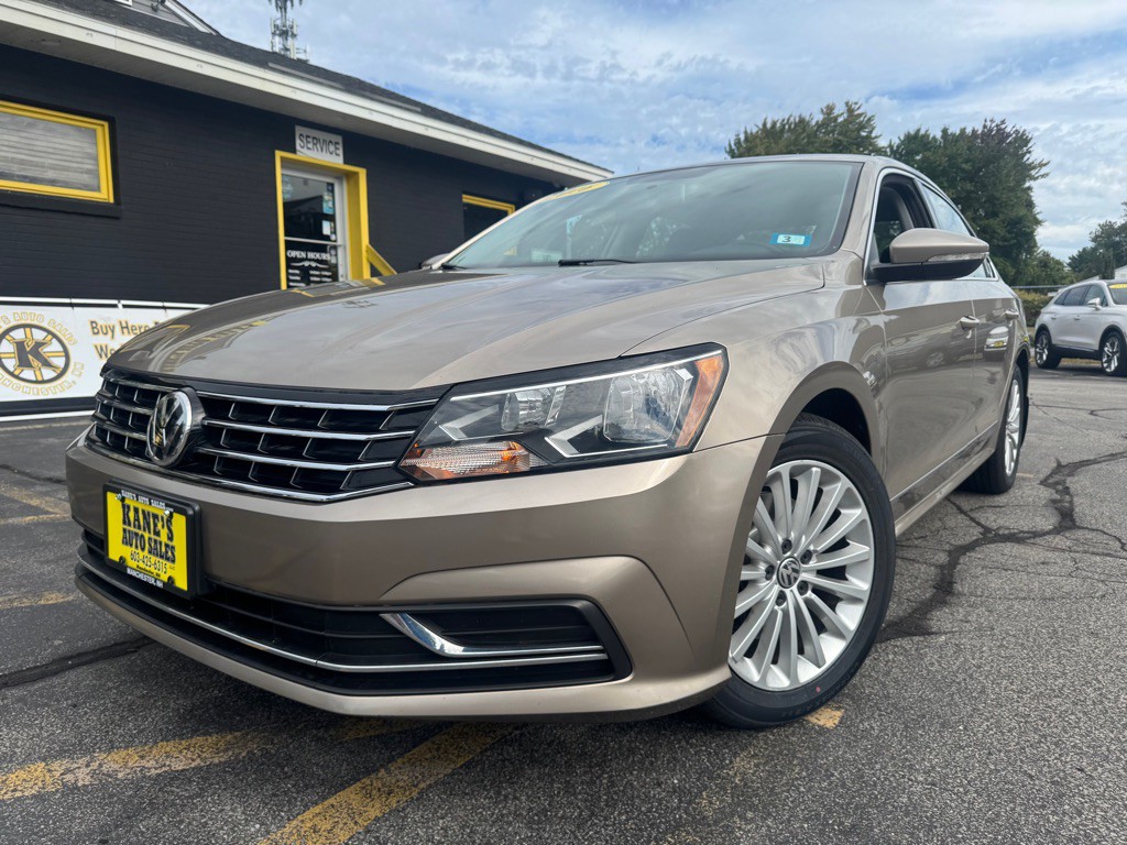 2016 Volkswagen Passat Image 2