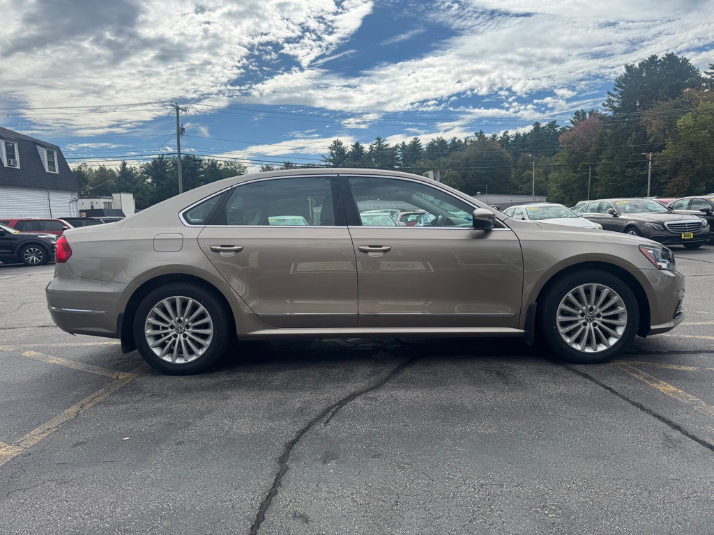 2016 Volkswagen Passat Image 5