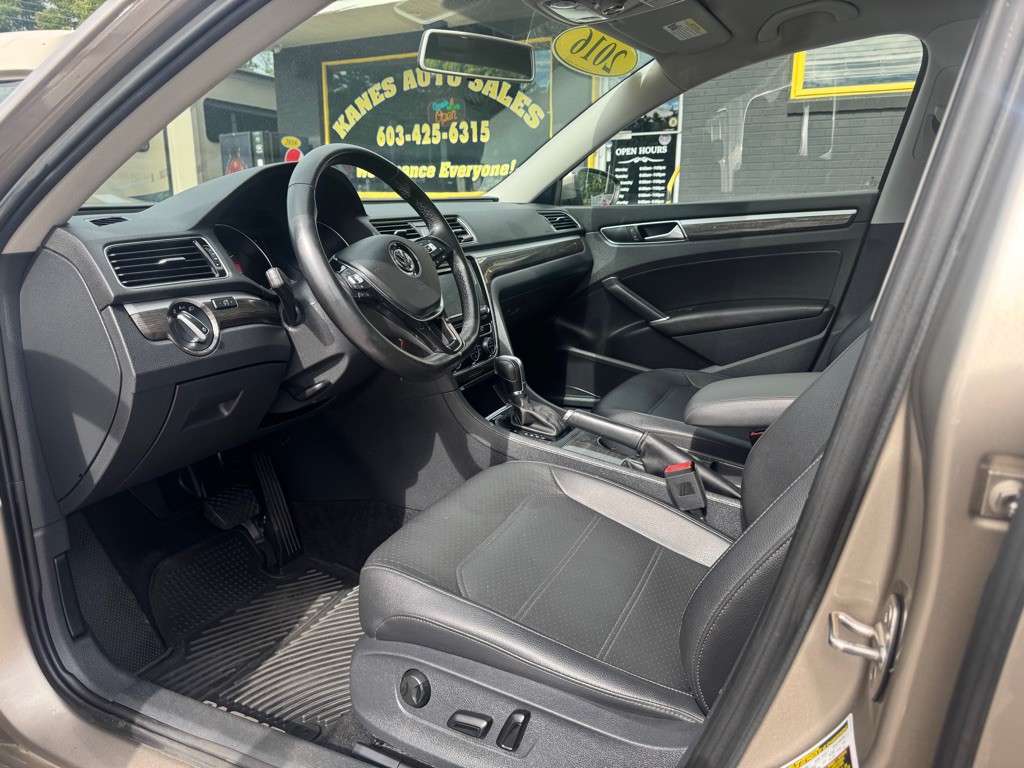 2016 Volkswagen Passat Image 12