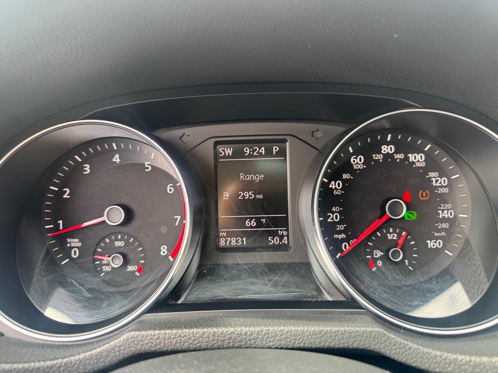 2016 Volkswagen Passat Image 16