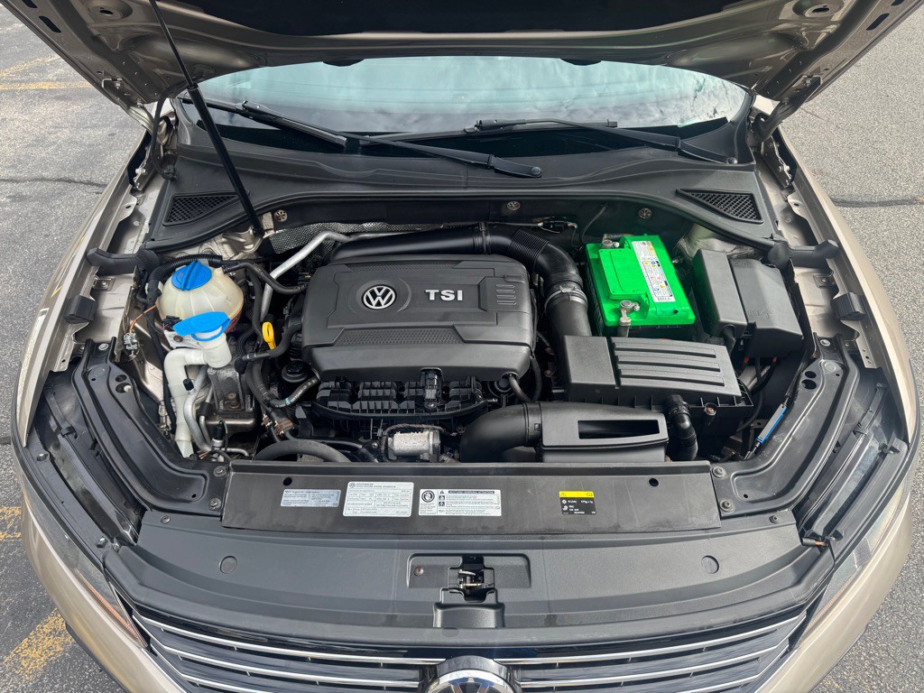 2016 Volkswagen Passat Image 23