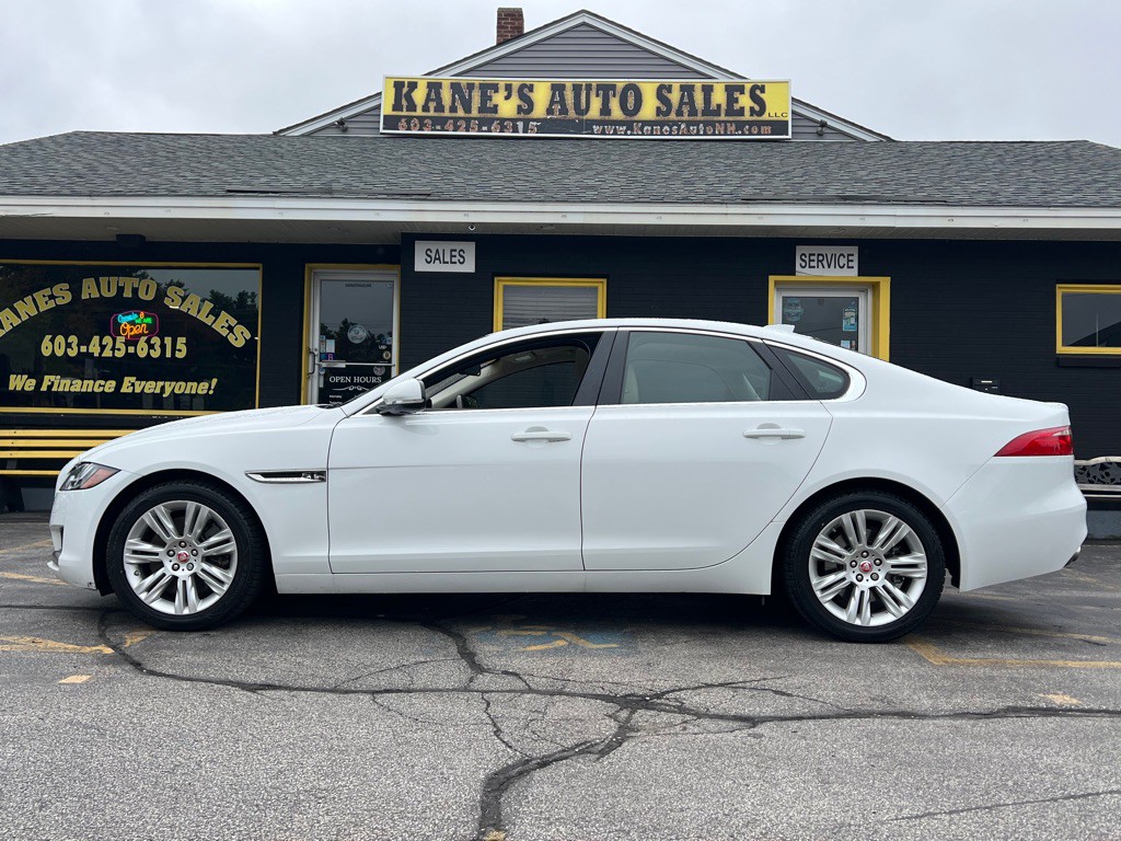 2018 Jaguar XF Image 1