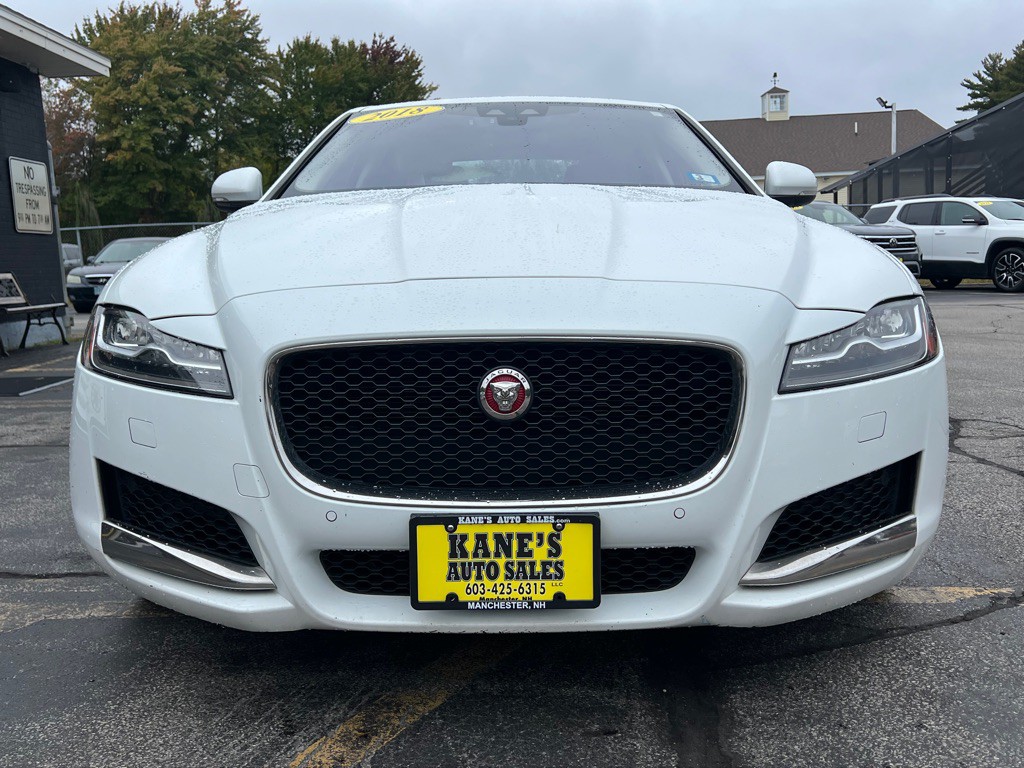 2018 Jaguar XF Image 3