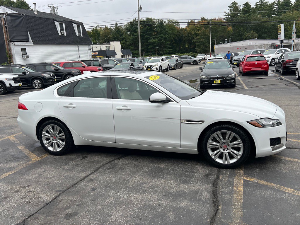 2018 Jaguar XF Image 5