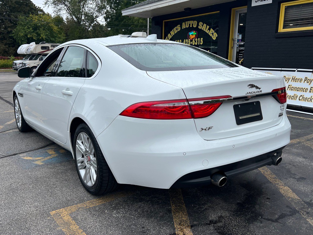 2018 Jaguar XF Image 8