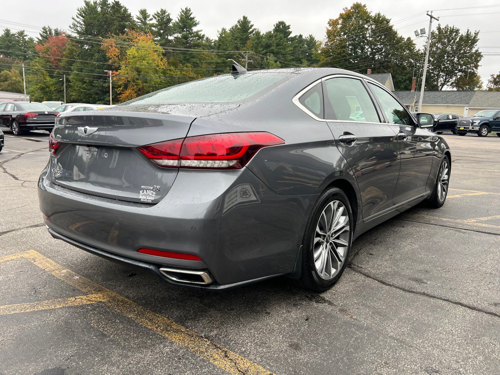 2015 Hyundai Genesis Image 6