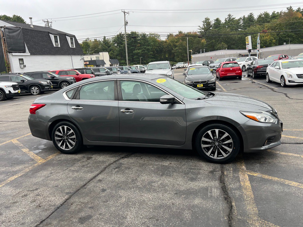 2017 Nissan Altima Image 5
