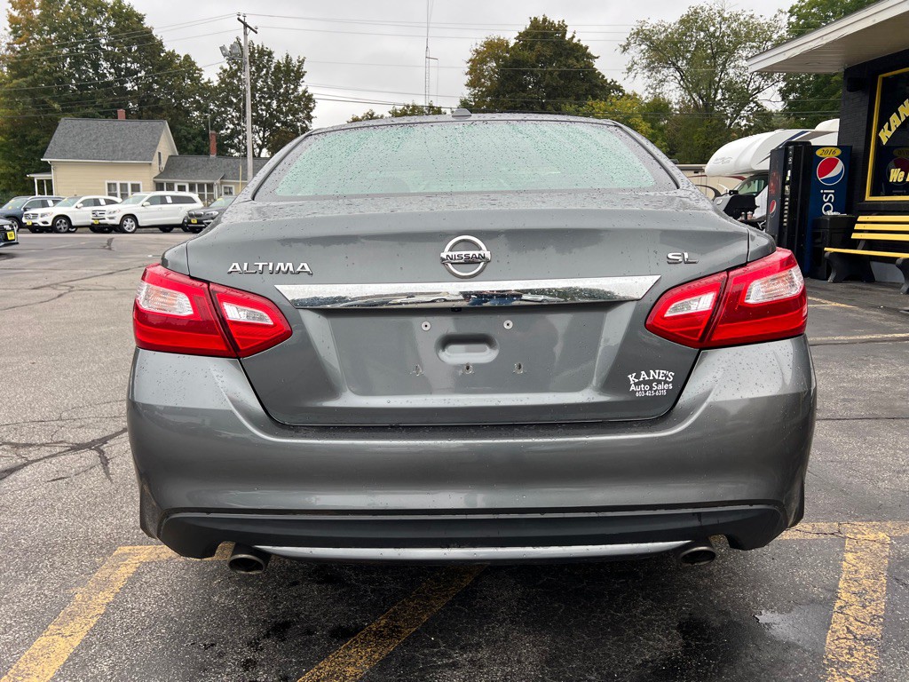 2017 Nissan Altima Image 7