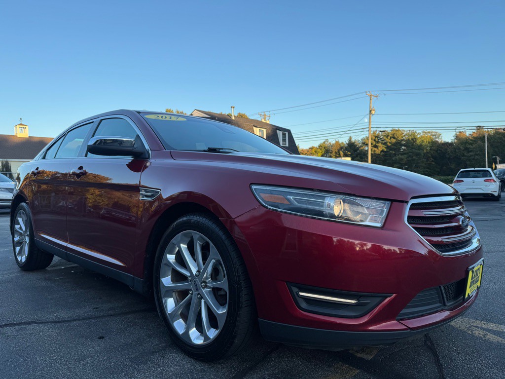 2017 Ford Taurus Image 4