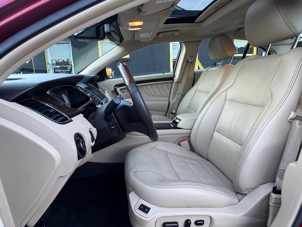 2017 Ford Taurus Image 11