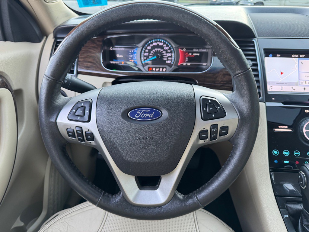 2017 Ford Taurus Image 15
