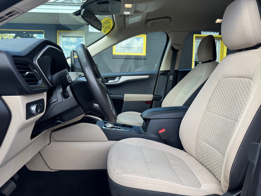 2020 Ford Escape Image 9